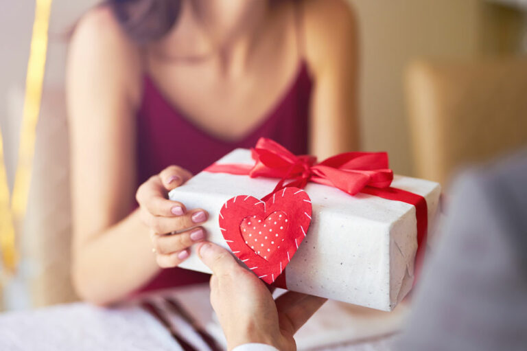 10 interesting gift ideas to make Valentine’s Day special